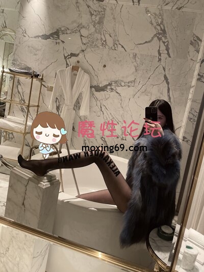 网红《全网最全》超高颜值极品丝足美腿女神《Chloe霏霏 》福利付费视图全集《6900P-164V-87G》