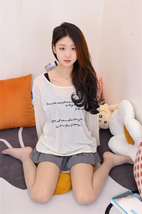 绮梦摄影-杉杉-性感灰丝超短裙高跟美腿[300P1V-1.9G 百度网盘] [300p1v-1.9GB]