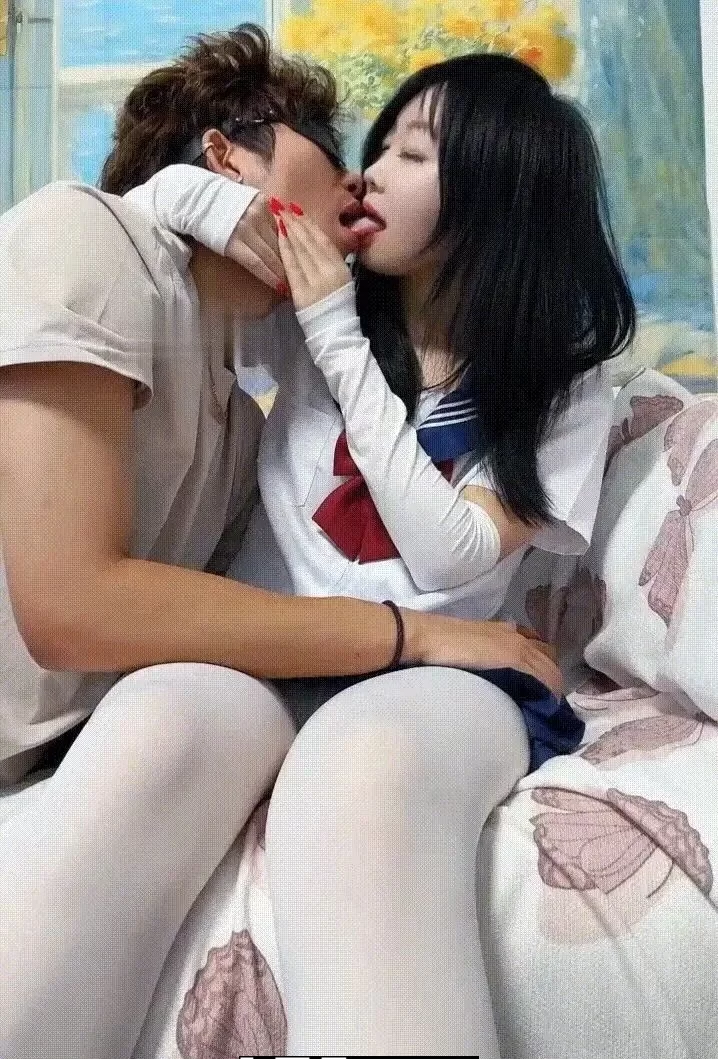 [转载搬运] 《玩物直播》 哼哼s（林清雅）视频合集 [37V+17G][百度盘] [37v-17g]