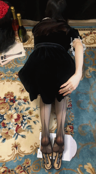 网红《全网最全》超高颜值极品丝足美腿女神《Chloe霏霏 》福利付费视图全集《6900P-164V-87G》