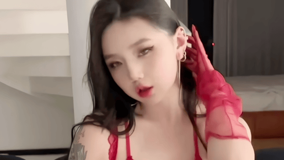 网红高颜母狗《Chloe（ChloePussy96）》绝美巨乳极品女神调教内射4K糖心Vlog作品大合集《38V77G》