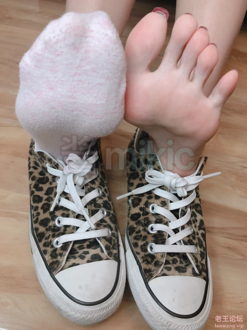 4.0自购酱mikic会员美足图包裸足高跟美甲板鞋丝袜（无漏） [1v+330p-1.89g]