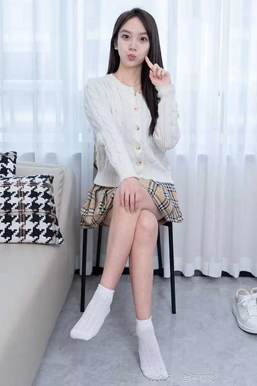 甜予摄影-贝壳-超短裙白棉袜、裸足[130P1V-1.7G百度网盘] [130p1v-1.7GB]