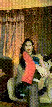 主播《快手》露baby 2 福利级玩脚热舞 全身视角 足控精品《2V+2G-百度》