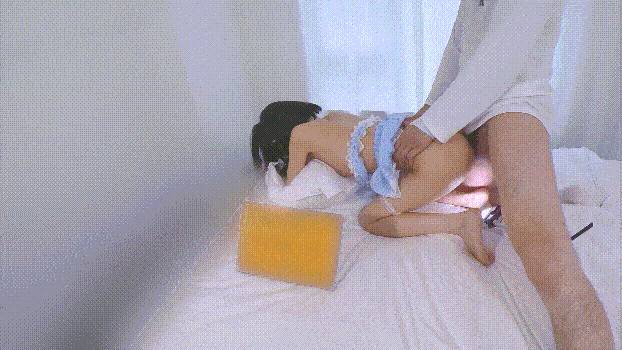 剧情极品美足性感女仆 足控必射！小脚丫真的太嫩了！粉嫩白虎美穴超紧 举起来把她操到高潮[2V 1422 MB] [BT]