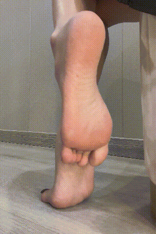 国产自拍《足控》4K超颜值性感《足模可可》裸足高跟鞋调教《15V+18.5G-直链》