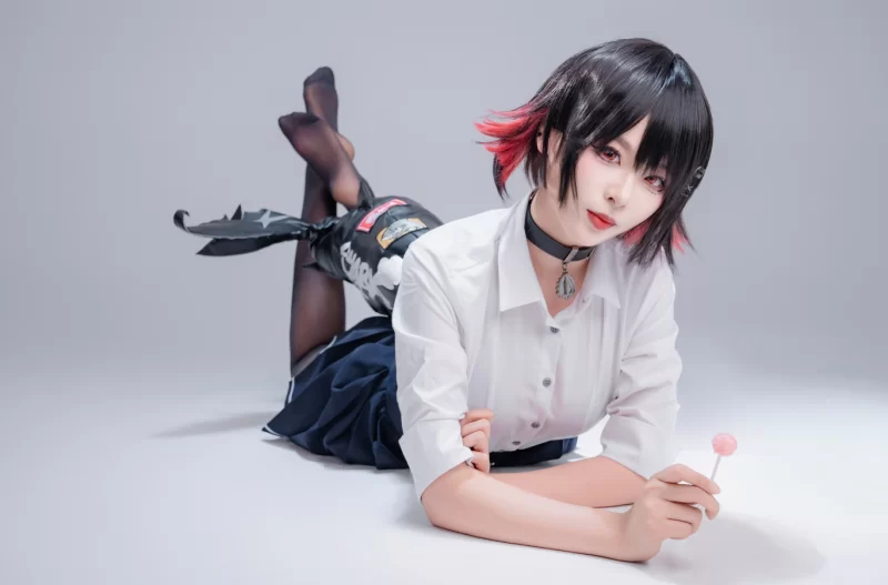 轩萧学姐_艾莲 鲨鱼妹JK [100P+1V] [100P+1V-650m]