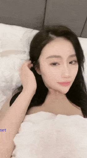 剧情极品反差婊 抖音尤美呀 一对一私密视频流出，超高颜值，粉嫩的小逼逼，大奶子粉嫩如蜜桃，好像吃一口呀！[2V 452 MB] [BT]