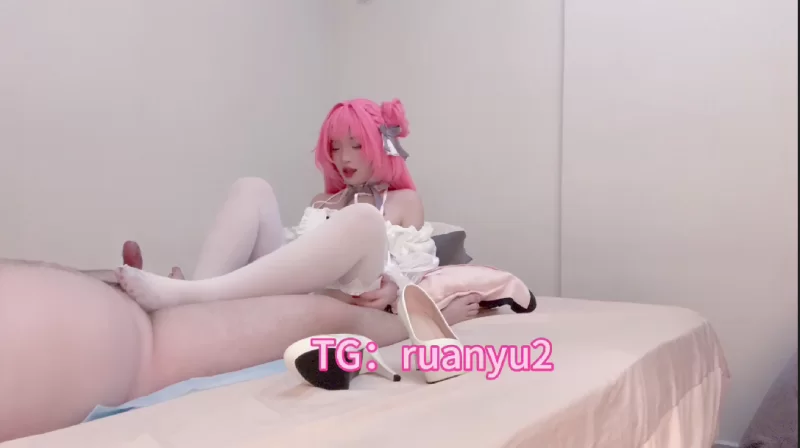 极品尤物 cos桃乐丝 穿着白丝高跟鞋的玉足淫荡足交夹射 [1-540MB]