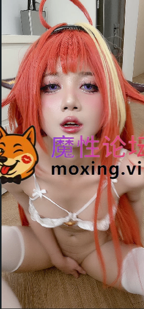 国产自拍[度盘]高颜值红发女神《PoppaChan》淫荡白丝擦边  性感与骚态兼备