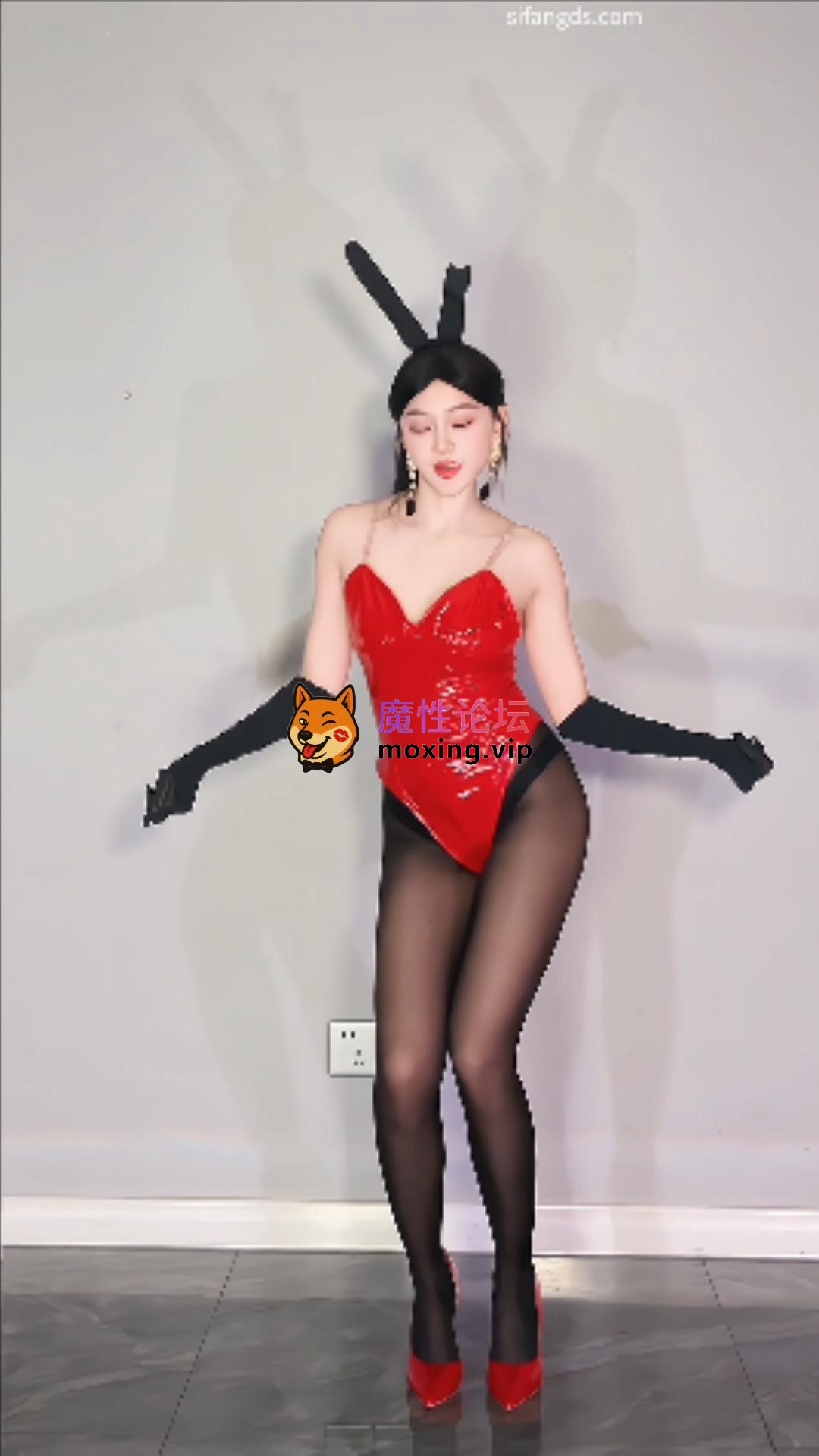 跳舞B站小艾x艾x36V 最新擦边舞蹈合集  [36V+8G][百度网盘]+磁力种子