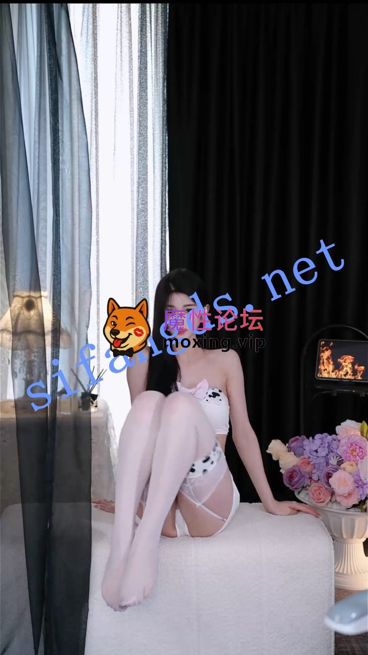 跳舞《来秀直播》甜妹er 大尺度擦边疯狂露内骚舞《28V+1.9G-百度》