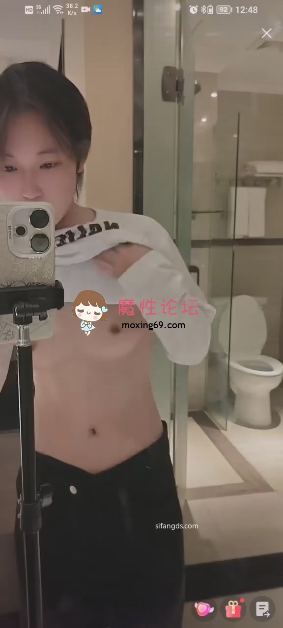 主播《抖音》 N多颜值主播各显神通 擦边 闪现走光合集[1111V1.06G][夸克盘]