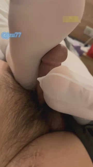 崩铁遐蝶cos足交，用遐蝶的白丝雪糕摩擦小弟弟❤️ [1v-704mb]