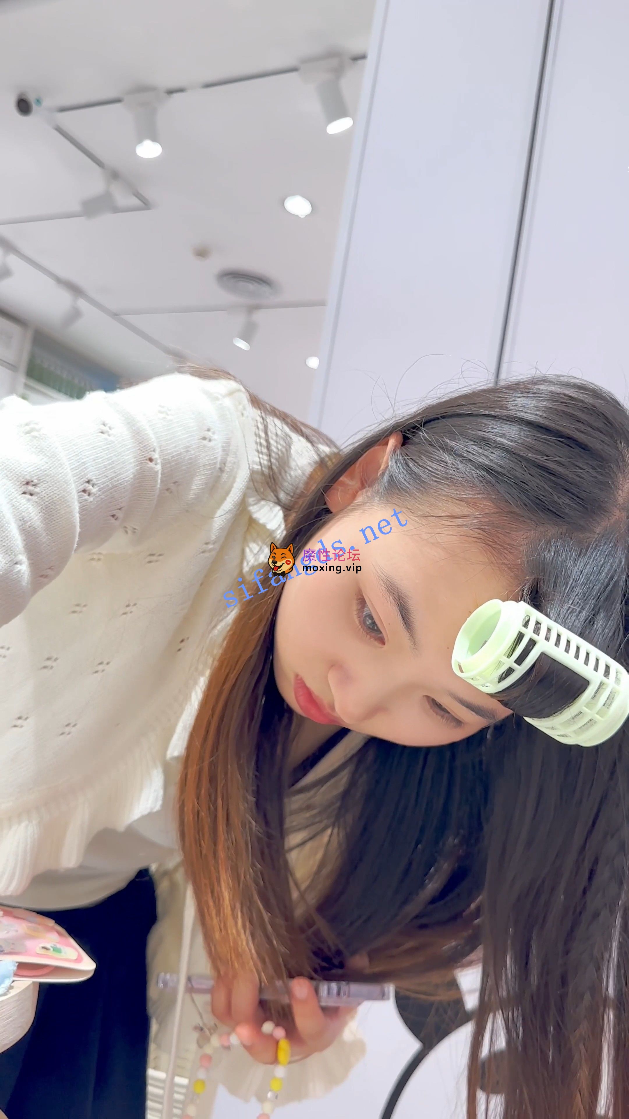 偷拍《KFC》某房近期内购抄底3部小合集《3V+1.42G-直链》