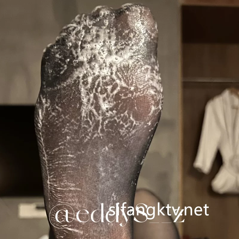 绝版资源 推特极品eddy_z/eddy_112233早期足交榨精视频 [101P 82V-3.5GB]