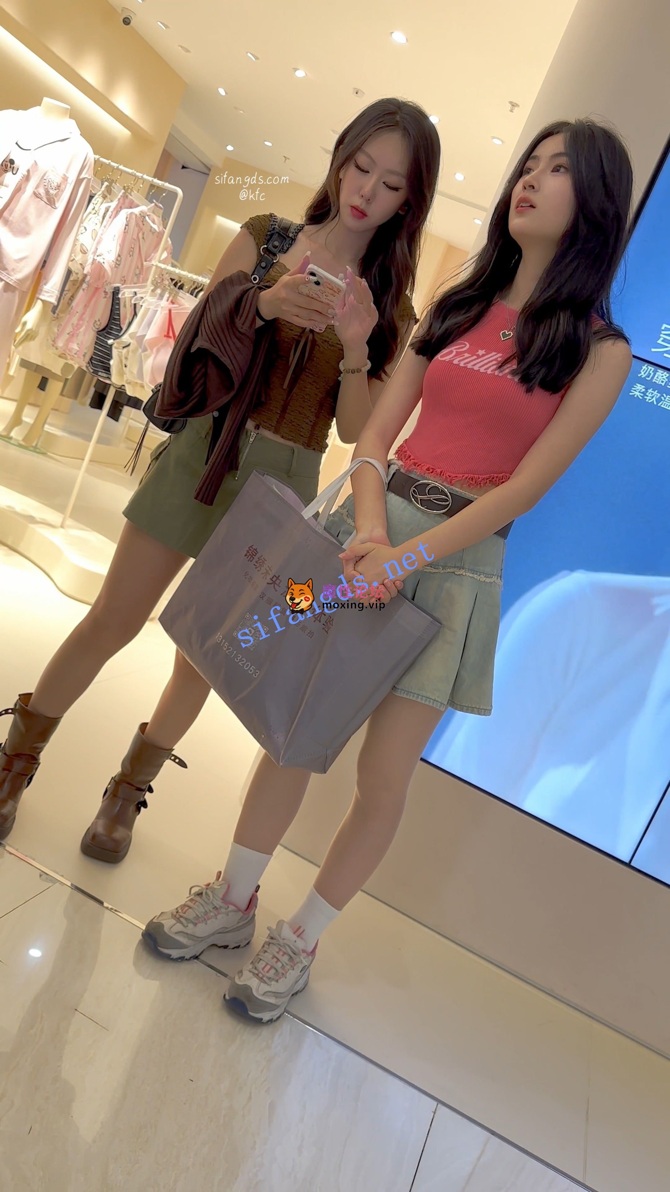 偷拍《KFC》两个短裙学生妹&身高180气质顶级靓女 2部《2V+1.19G-百度》