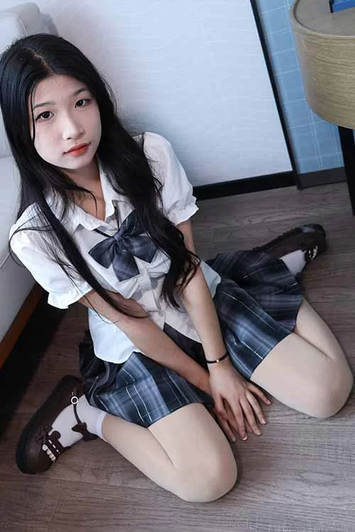 御足摄影-性感超短裙学妹肉丝短袜美腿[125P1V-1.7G百度网盘] [125p1v-1.7GB]