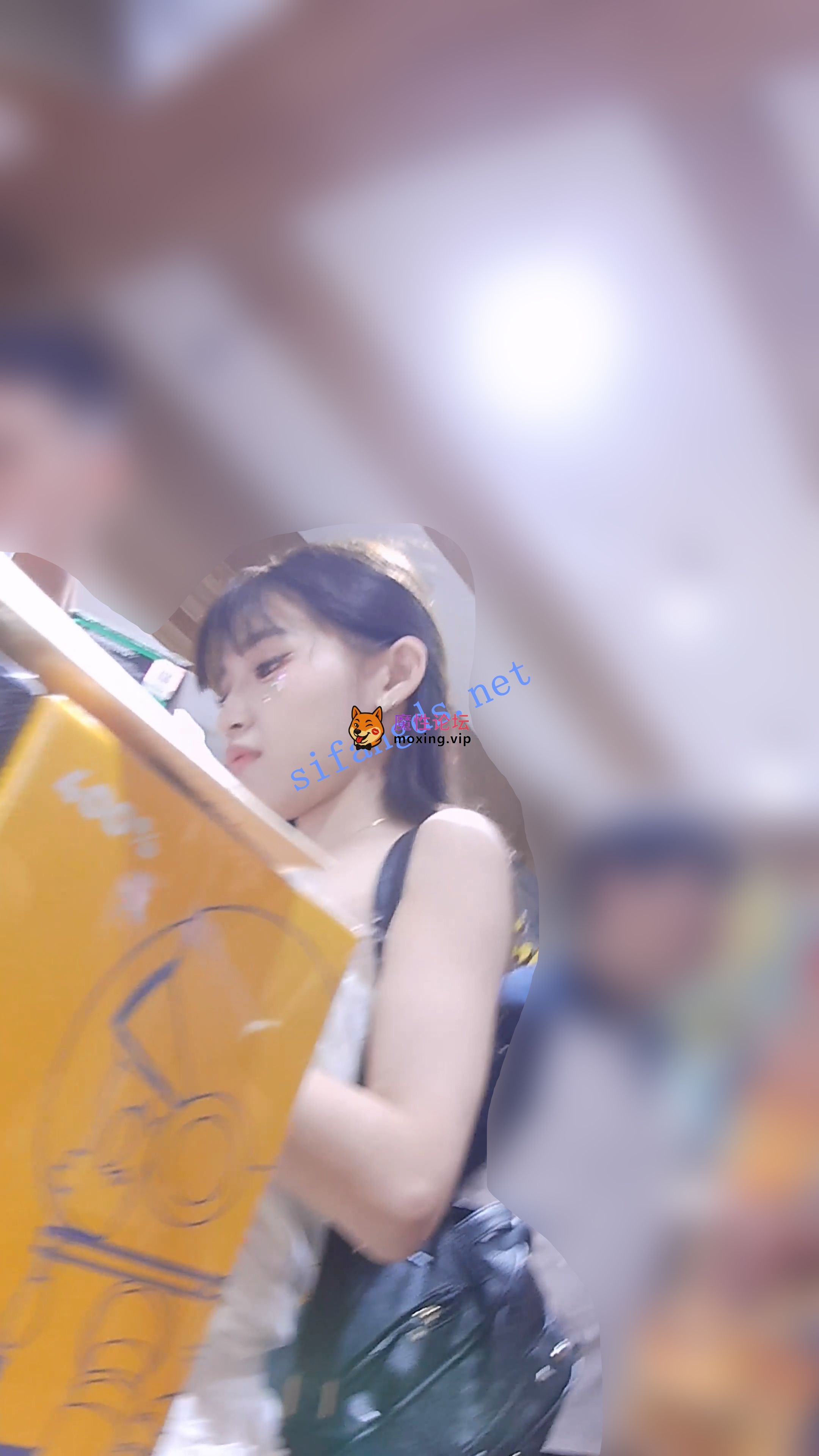 偷拍『D·D』某房近期内购抄底11部小合集《 11V+15.7G-直链》