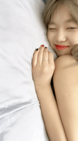 国产自拍[度盘]清纯反差少女《06年的乖乖女》激情玩3P 性感白丝 后入 [1v+1g]