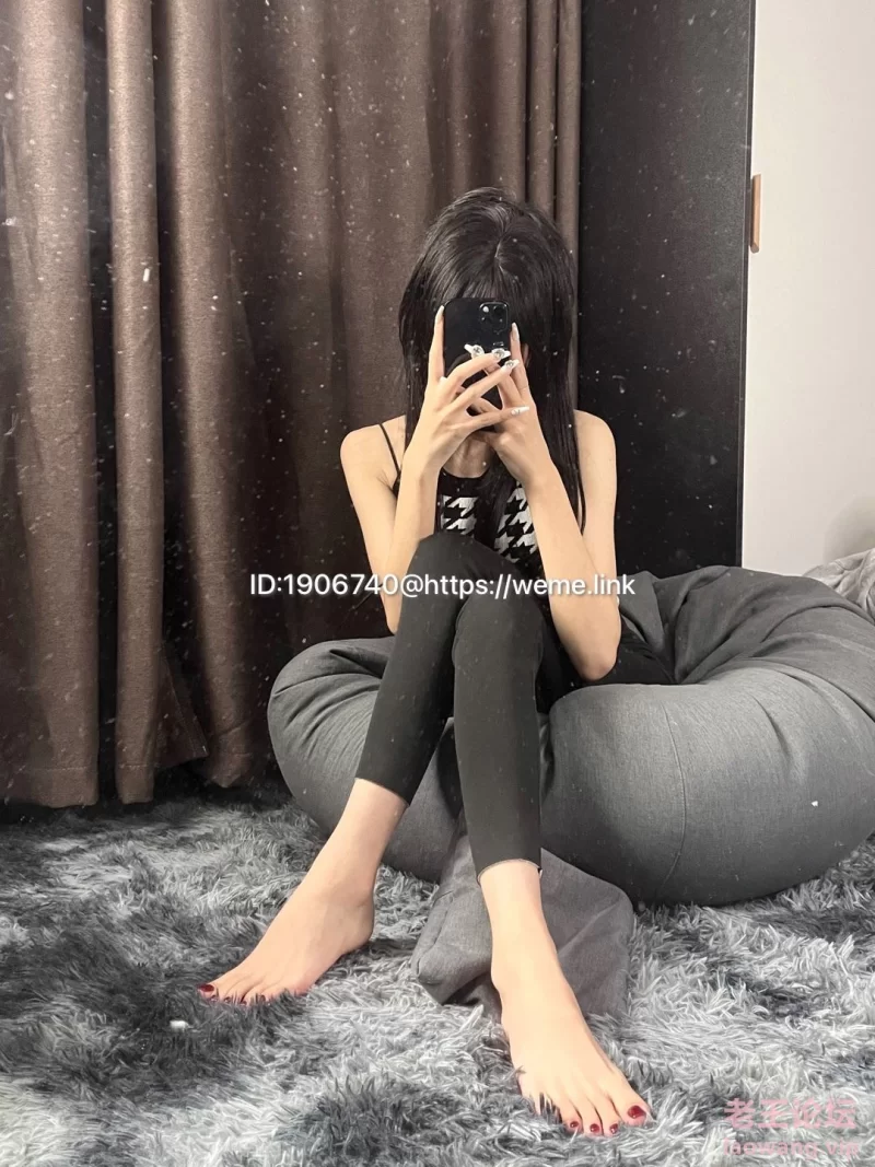 抖音网红娇七七七在這 微密圈足控腿控福利图片合集 [300p-324MB]