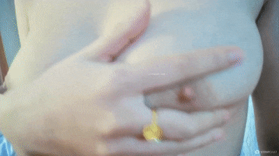 国产自拍极品反差少女《JIAJIA163》，清纯小仙女，家中大尺度，纯天然美乳加上粉嫩鲍鱼[9v+3.15g]夸克