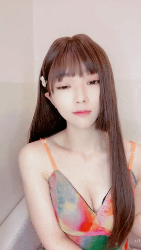 直播❤️反差少女、纯情与淫荡，《汉堡下凡啦》肥鲍夹蛋，直冒白浆《38V-29.1G》