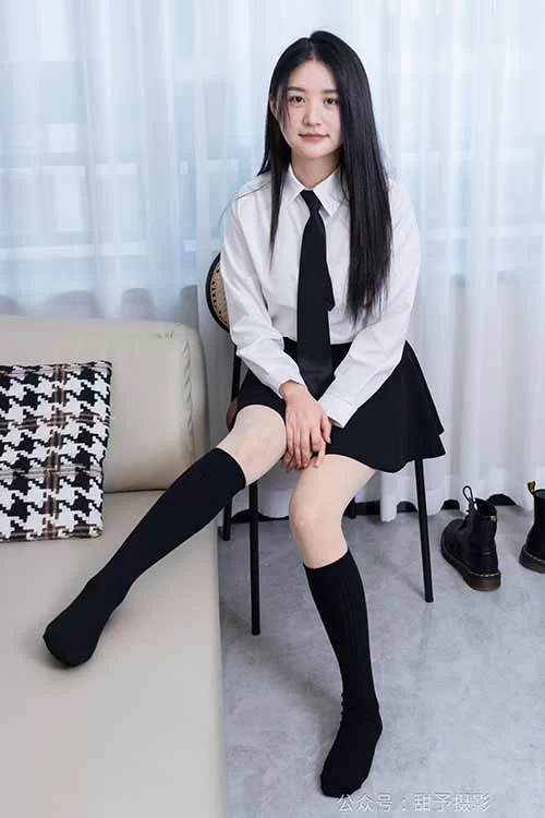 甜予摄影-澜澜-超短裙短靴、小腿袜肉丝 [165p1v-2GB]