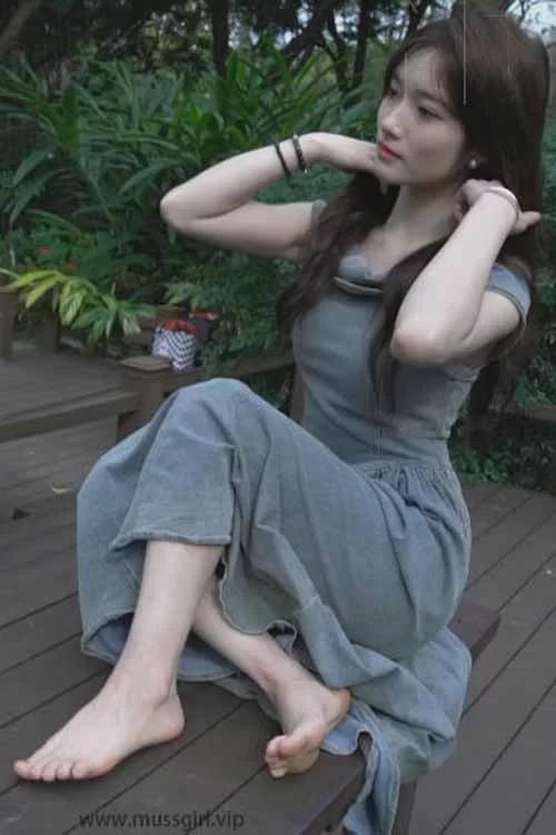 MussGirl慕丝女郎-阳阳户外连衣裙裸足[1V-1.7G百度网盘] [1v-1.7GB]