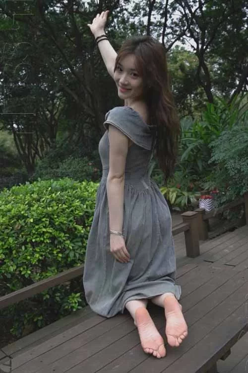 MussGirl慕丝女郎-阳阳户外连衣裙裸足[1V-1.7G百度网盘] [1v-1.7GB]