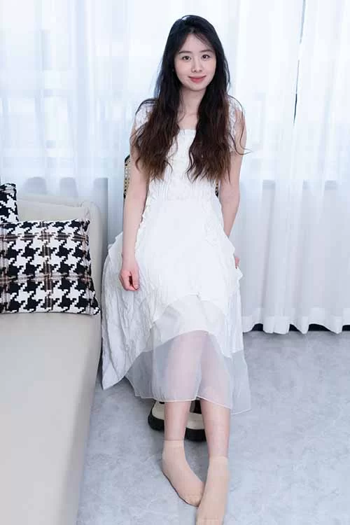 甜予摄影-知知-连衣裙短肉丝、裸足[130P1V-1.6G百度网盘] [130p1v-1.6GB]