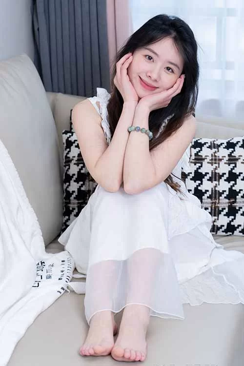 甜予摄影-知知-连衣裙短肉丝、裸足[130P1V-1.6G百度网盘] [130p1v-1.6GB]