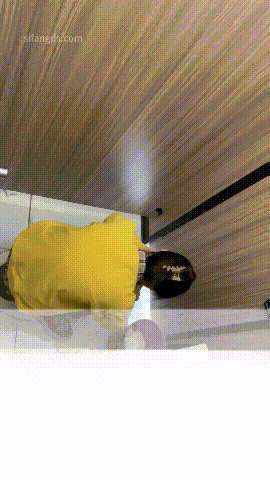 偷拍全网首发《顶级厕拍》手持贴逼抄底大学生舞蹈生全是嫩逼「某房原版」合集《22.3G+165V》百度