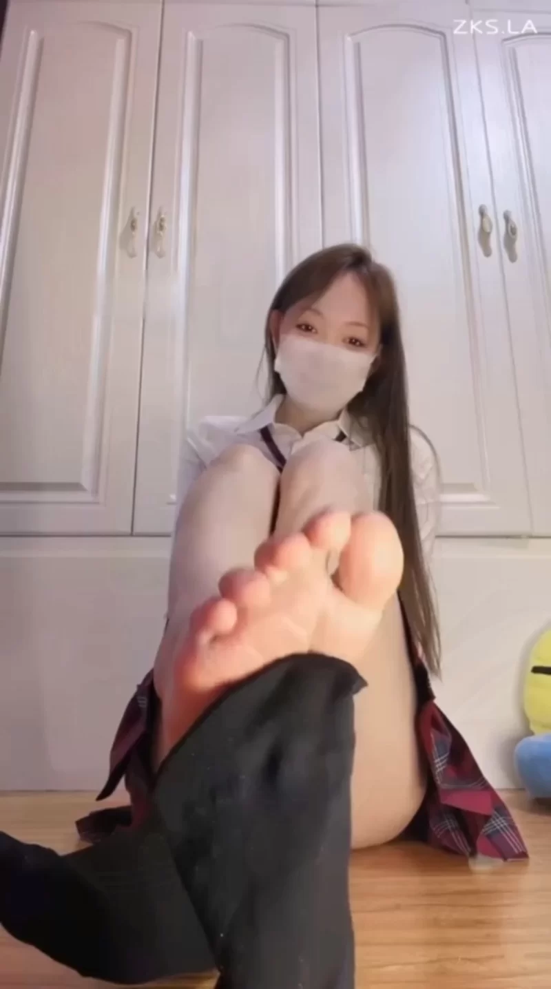 楚楚 jk 黑袜 羞辱 撸管指挥 拍手控速 假鸡鸡 模拟撸管 [1V-1.66GB]