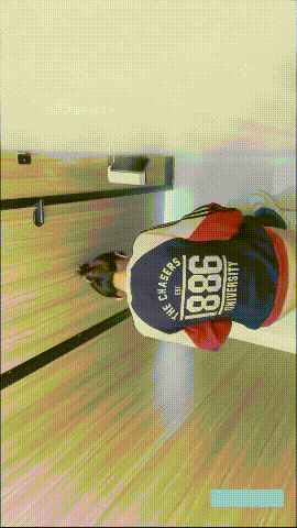 偷拍全网首发《顶级厕拍》手持贴逼抄底大学生舞蹈生全是嫩逼「某房原版」合集《22.3G+165V》百度