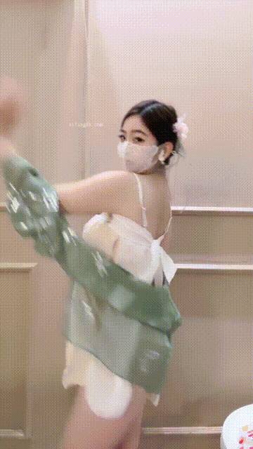 剧情裸舞女王全身雪白奶子很正完美身材星野舞蹈全裸劲舞大奶狂甩起飞美不胜收[2V 4041 MB] [BT]