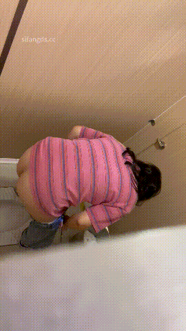 偷拍全网首发《顶级厕拍》手持贴逼抄底大学生舞蹈生全是嫩逼「某房原版」合集《22.3G+165V》百度