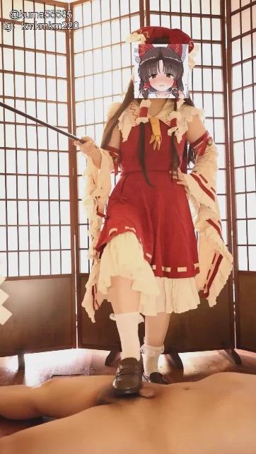 东方Project灵梦cos，小皮鞋花边蕾丝小白袜足交❤️ [1v-562mb]