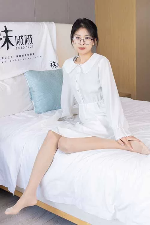 袜啵啵-奶油-帆布鞋-连衣裙薄肉丝美腿[160P-1V-1.7G百度网盘] [160p1v-1.7GB]