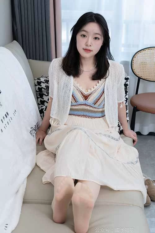 甜予摄影-小葵-棉鞋、白棉袜、薄肉丝 [135P1V-1.8G百度网盘] [135p1v-1.8GB]