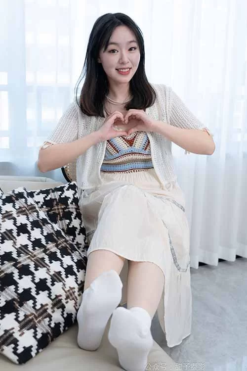 甜予摄影-小葵-棉鞋、白棉袜、薄肉丝 [135P1V-1.8G百度网盘] [135p1v-1.8GB]