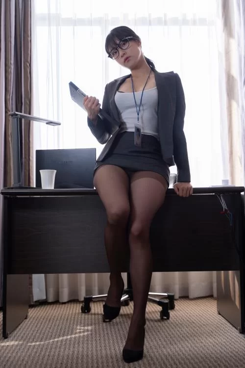 Myung Ah-Gallery-性感OL制服黑丝高跟[20P4V-1.6G 百度网盘] [20p4v-1.6GB]