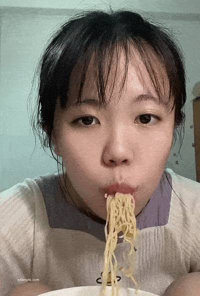 剧情反差妹妹，《150社恐狗狗》，大尺度自拍福利，极品白虎粉穴，牙刷自慰水汪汪，清纯反差很大[2V 521 MB] [BT]