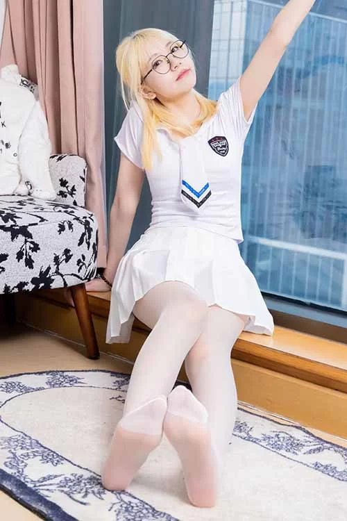 袜啵啵-小甜豆-高跟长靴、白棉袜薄白丝 [150p1v-1.7GB]