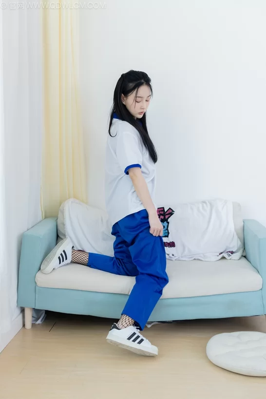 物恋传媒 NO.2241 美兔-板鞋、黑网袜、校服裤里丝[155P+1V／4. [155P1V-4.28GB]