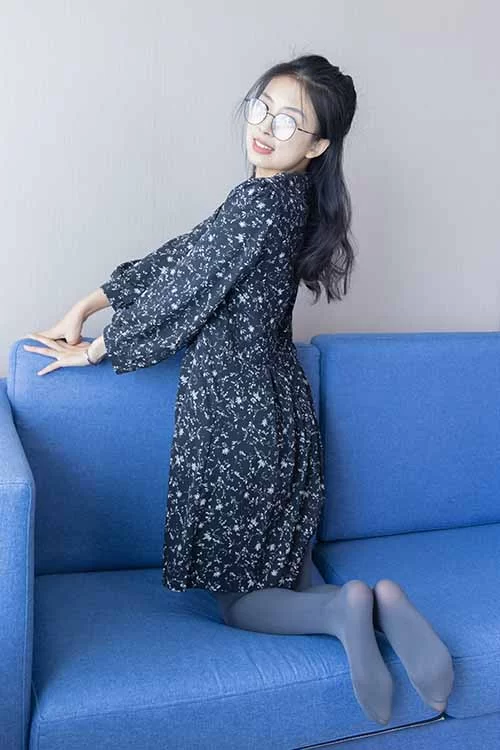 袜啵啵-奶油-低跟鞋、连衣裙厚肉丝灰丝 [144p1v-1.5GB]