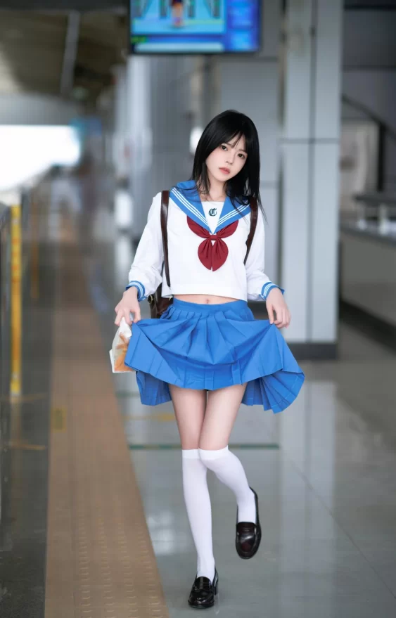 桜桃喵_地铁JK [33P] [33P-400m]