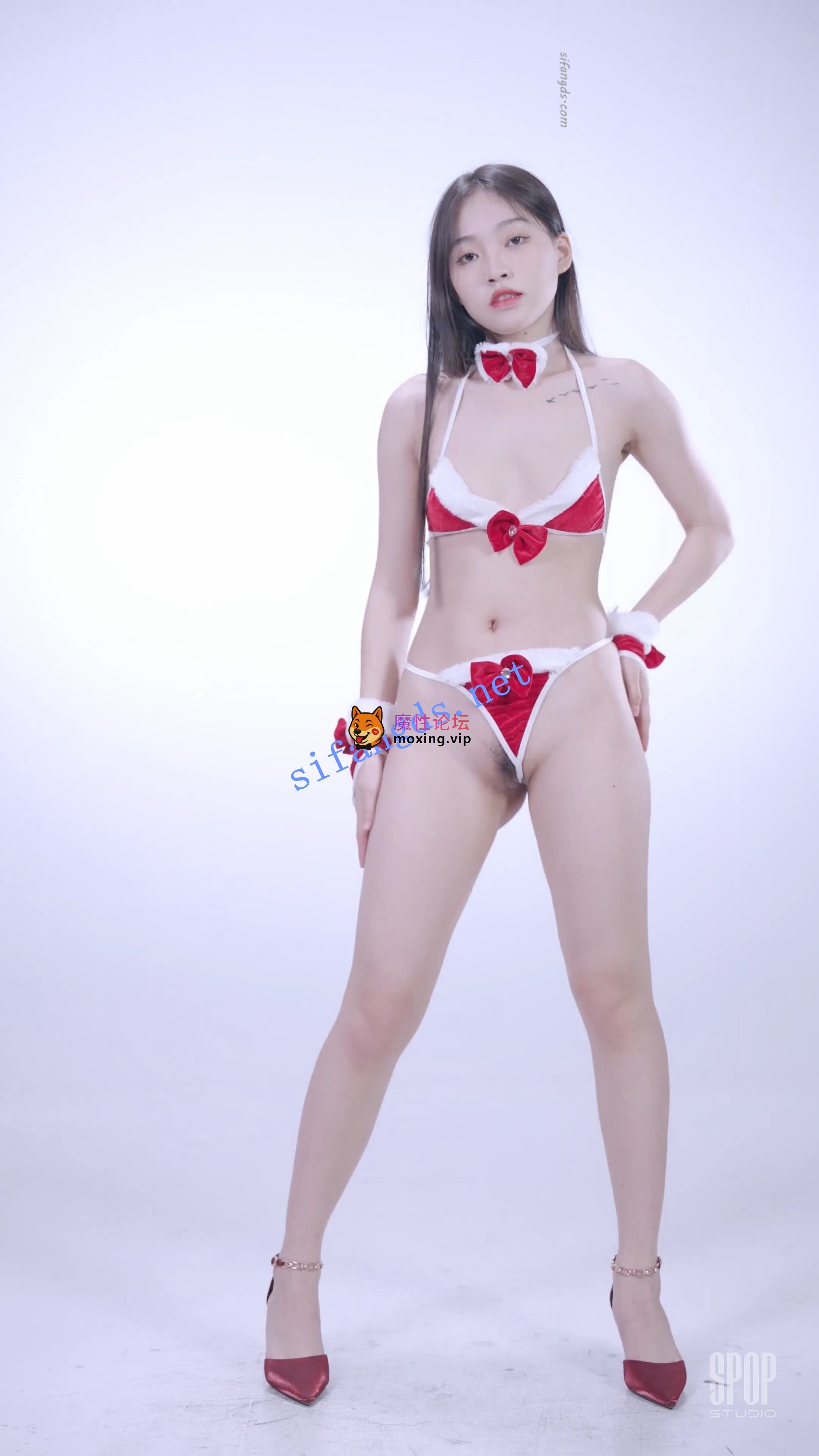 跳舞《￥320》重磅绝版舞团《SPOP舞团》莱莉1-2 裸舞双视角4K完整版小合集《28V+8.5G-百度》