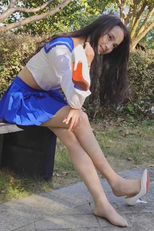 百合女友-六六~户外超短裙美腿[11V-0.8G百度网盘] [1v-0.8GB]