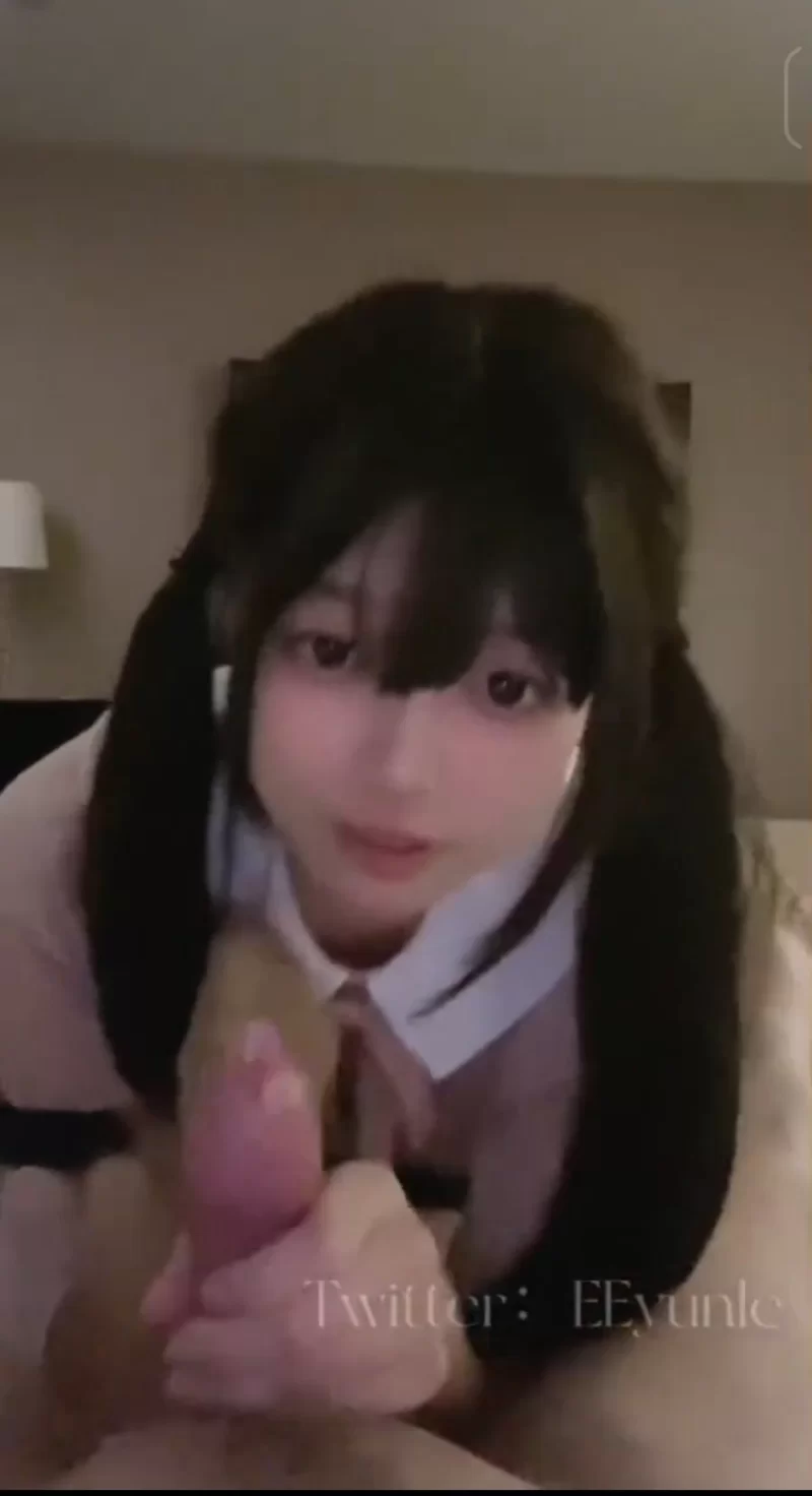 推特高颜值少萝萌妹#水煮鳄鱼 足交后入合集 [106v-1.81g]